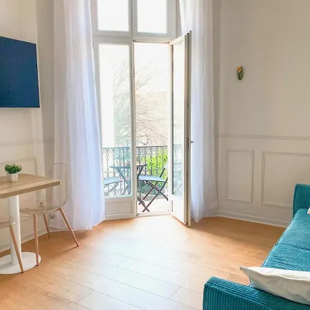 2p Avec Balcon, Proche Centre Apartment