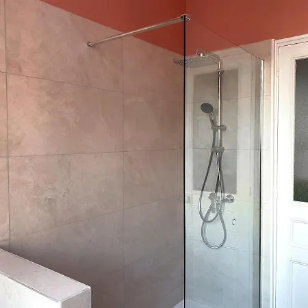 2p Avec Balcon, Proche Centre * Cannes