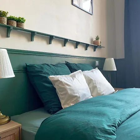 2p Avec Balcon, Proche Centre *