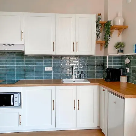 2p Avec Balcon, Proche Centre 아파트 칸느