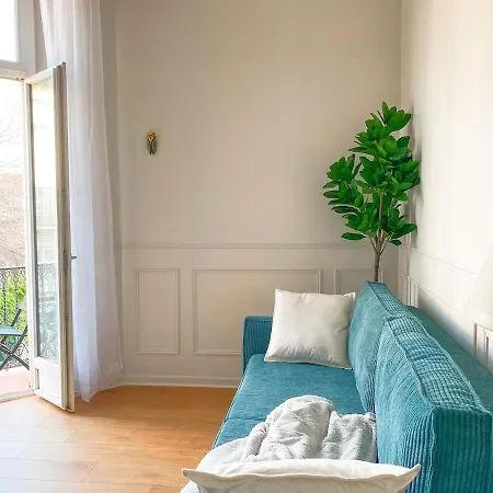 2p Avec Balcon, Proche Centre *