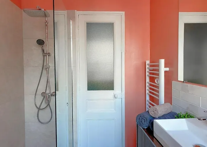 Apartmán 2p Avec Balcon, Proche Centre Cannes