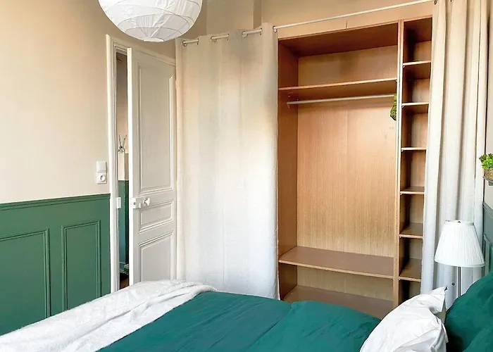 2p Avec Balcon, Proche Centre Apartmán *