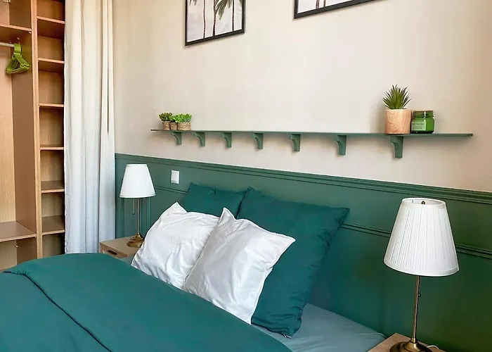 2p Avec Balcon, Proche Centre Apartmán
