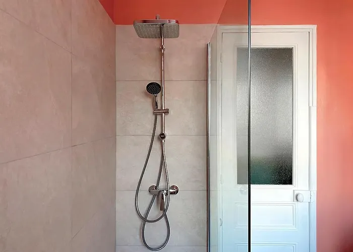 2p Avec Balcon, Proche Centre Apartmán *