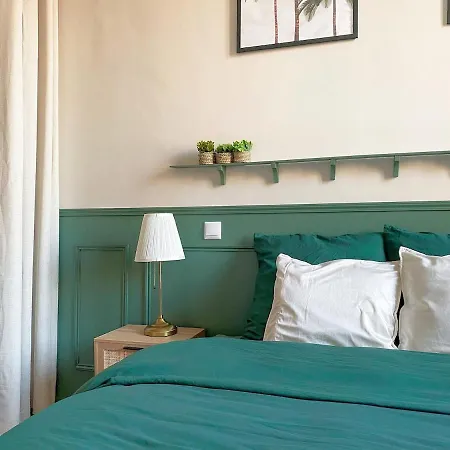 2p Avec Balcon, Proche Centre *